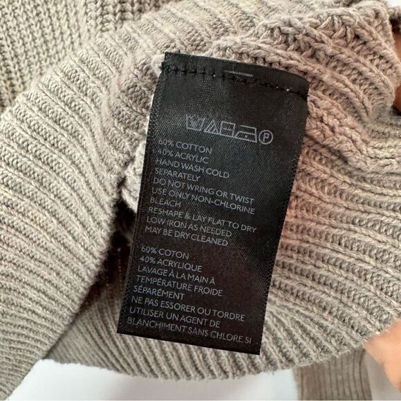 Urban Outfitters sweater size XS - Picture 5 of 6